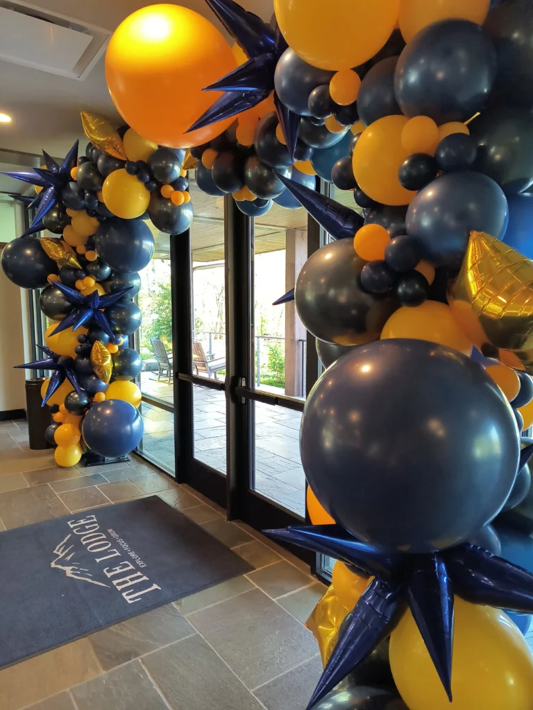 Lost in the Expo Crowd? Branded Balloon Decor That Puts Knoxville Corporate Events on the Map